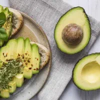 نهال آووکادو پیوندی و بذری