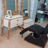 میز آینه صندلی اریشگاه