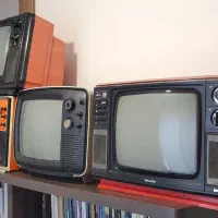 تلویزیون سیاه و سفید قدیمی