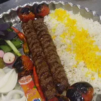 آشپز حرفه ایی جوان کباب گیر عکسها نمونه کارهامن|خدمات پذیرایی، مراسم|خرم‌آباد, |دیوار