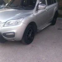 خودرو شاسی بلند لیفان
