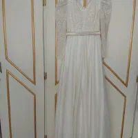 یک عدد لباس عقد سنگ دوزی نونو است