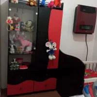 کمد دوتیکه وتخت کودک درحد نو