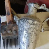 آفتابه مسی قدیمی با شانه فرش بافی دستی