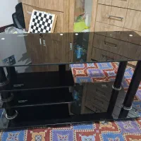 میز تلویزیون سالم شیشه ای با تخفیف خوب برای خریدار