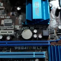 مادربرد ASUS DDR3 سوکت 775 + CPU E5200 فن اورجینال|قطعات و لوازم جانبی رایانه|بابل, |دیوار