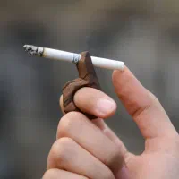 چوب سیگار. انگشتر چوبی. اسموک رینگ