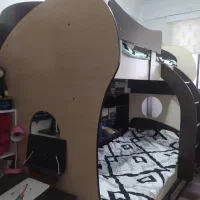تخت دوطبقه چوبی بزرگ و جادار مناسب نوجوان  بزرگسال