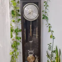 ساعت دیواری سالم و در حد نو بدون خش