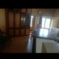 خانم برای نظافت مرتب کردن منزل