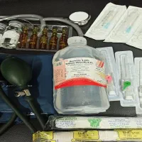 ارائه خدمات پرستاری در منزل (تزریقات و پانسمان)