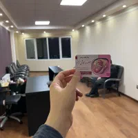 هم سن های بچه‌ت جمله میگن... اون نه