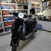 موتور وسپا مشکی نامی ۱۵۰ تمیز