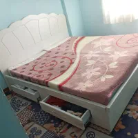 تخت دو نفره سفید