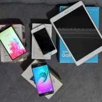 تعدادی گوشی و تبلت یکجا میفروشم