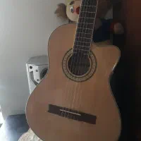 آموزش گیتار ‌. خوانندگی و نوازنگی