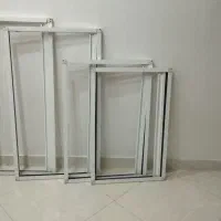 پنجره ثابت طوری پلیسه ای
