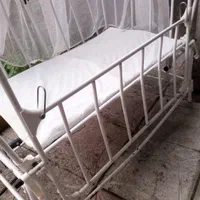 تخت و گهواره کودک