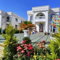 عمارت سه قلوی سفید|اجارهٔ کوتاهمدت ویلا و باغ|فردیس, |دیوار