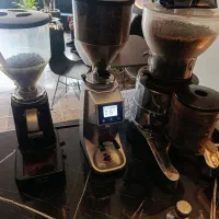 سه دستگاه آسیاب در حد