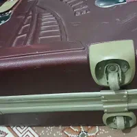 چمدون مسافرتی|کیف، کفش، کمربند|شهریار, کهنز|دیوار