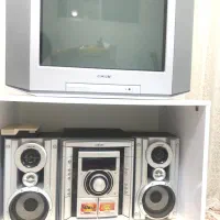 تلویزیون و میز