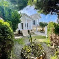 خدمات باغ ویلا گلخانه و شرکت ها و نظافت حیاط