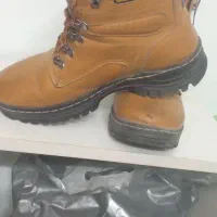 یک جفت کفش مارک ساق دارسایز ۴۰
