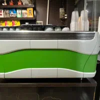 یک عدد دستگاه اسپرسو ساز صنعتی