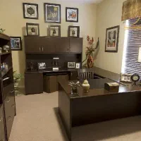 خانم جهت پرستاری و امور منزل