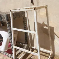 چارپایه اهنی