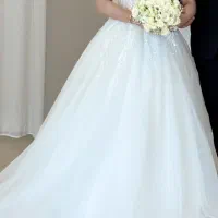 لباس عروس زیبا و تمیز در حد نو