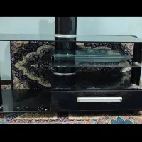 میز  ال‌سی‌دی  شیشه‌‌ای ۴ میلی‌متری دودی