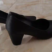 کفش پاشنه دار