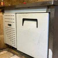 یخچال میز‌کاری در حد نو