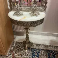 آیینه وشمعدان ومیز