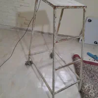 چهار پایه فلزی