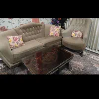 مبل راحتی و میز عسلی