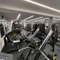 باشگاه بدنسازی ققنوس