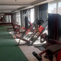 سالن ۵۰۰ متری