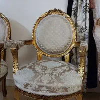 مبل سلطنتی ۹ نفره با میز و دوعدد عسلی+۶تا میزبان