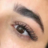تخفیف ویژه اکستنشن مژه و لیفت مژه و ابرو