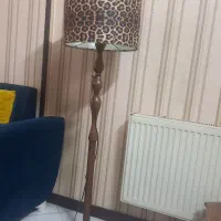 آباژور پایه چوب در حد نو کلاسیک