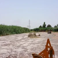 کارگر بلوک زن کاربلد، بلوک سیمانی