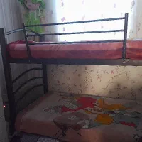 تخت دو طبقه و کمد کودک و ویترین