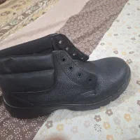 کفش ایمنی|کیف، کفش، کمربند|فولادشهر, مسکن مهر فولادشهر|دیوار