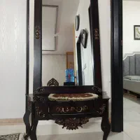 آینه و کنسول چوب نو بدون زدگی