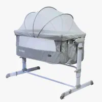 تخت نوزاد کنار مادر دلیجان