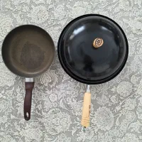 دو عدد ماهیتابه کارکرده