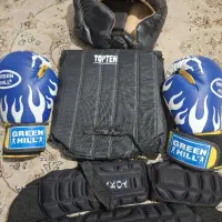 دست کش بوکس با کلاه و غیره ...